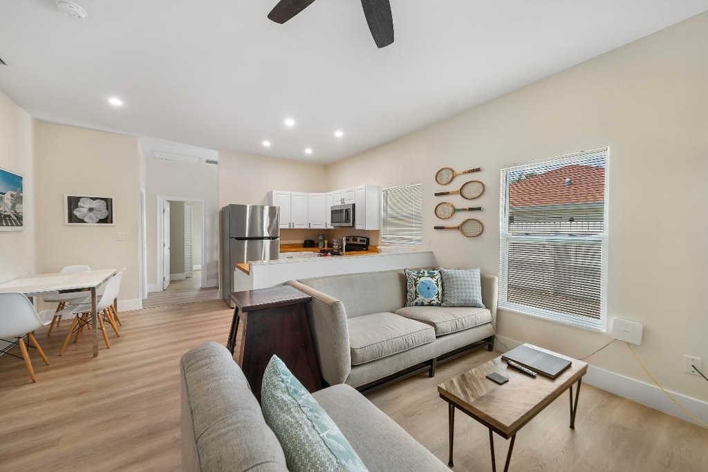 602 Nw 1st Street - Photo 2