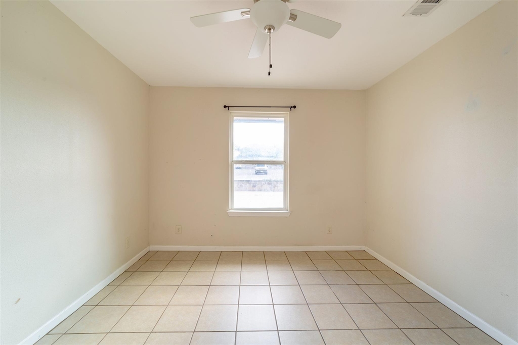 1738 Rutland Dr - Photo 3