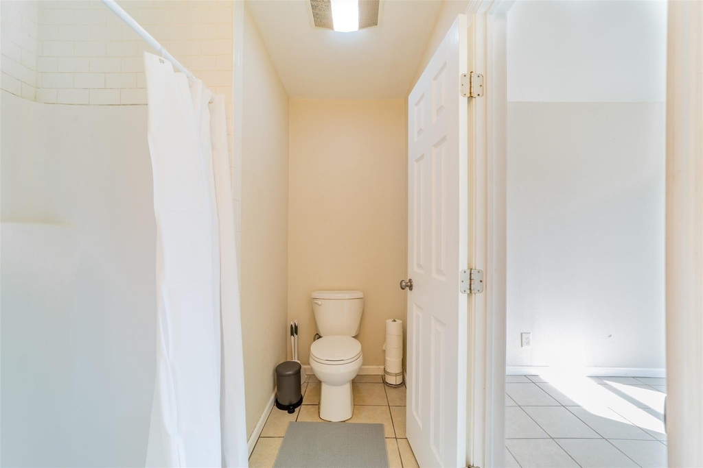 1738 Rutland Dr - Photo 4