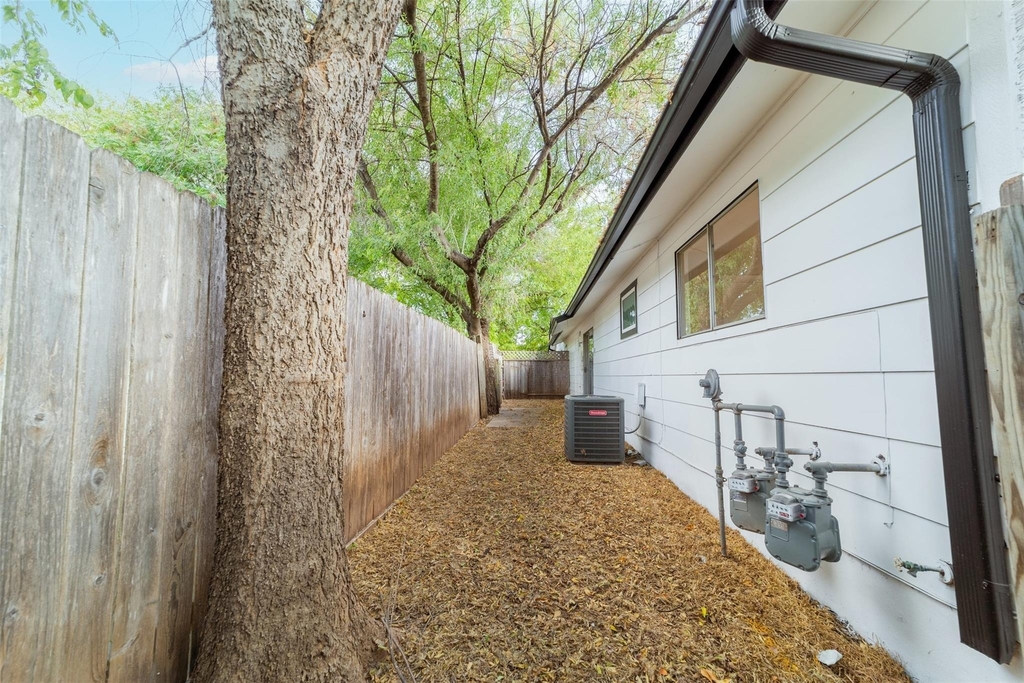 1738 Rutland Dr - Photo 18