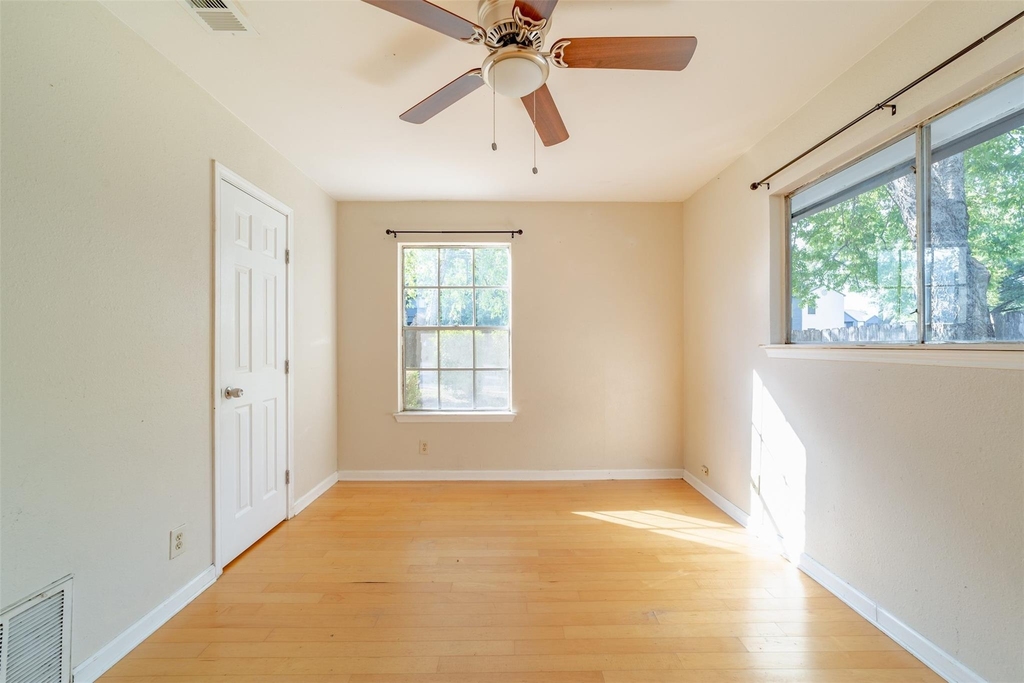 1738 Rutland Dr - Photo 13