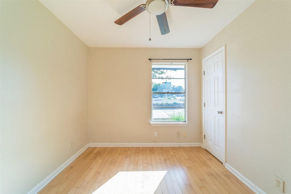 1738 Rutland Dr - Photo 15