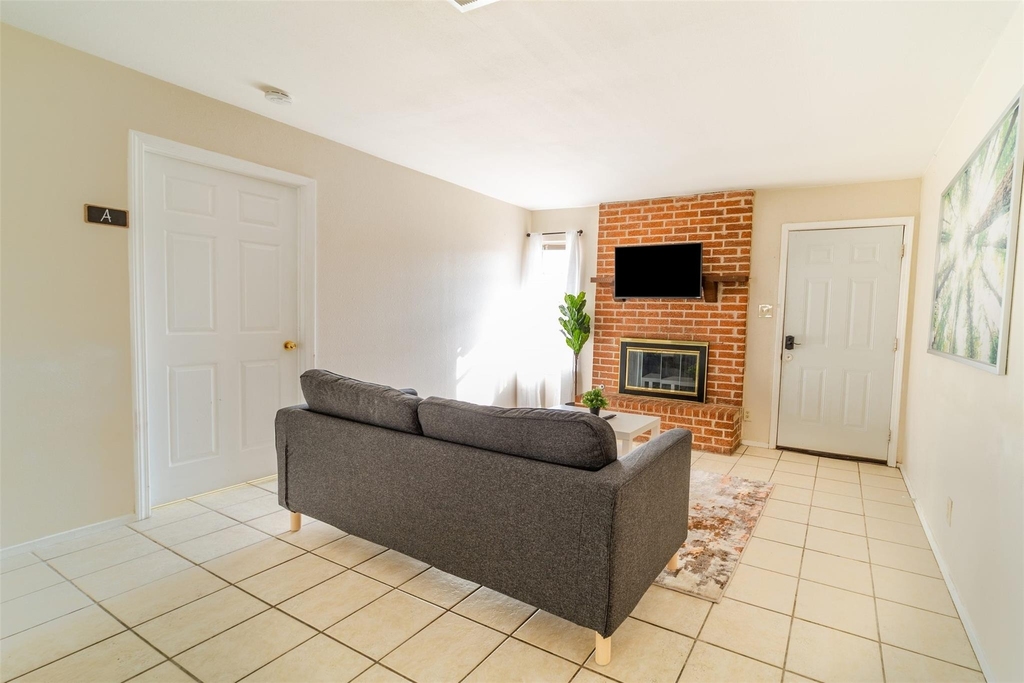 1738 Rutland Dr - Photo 7