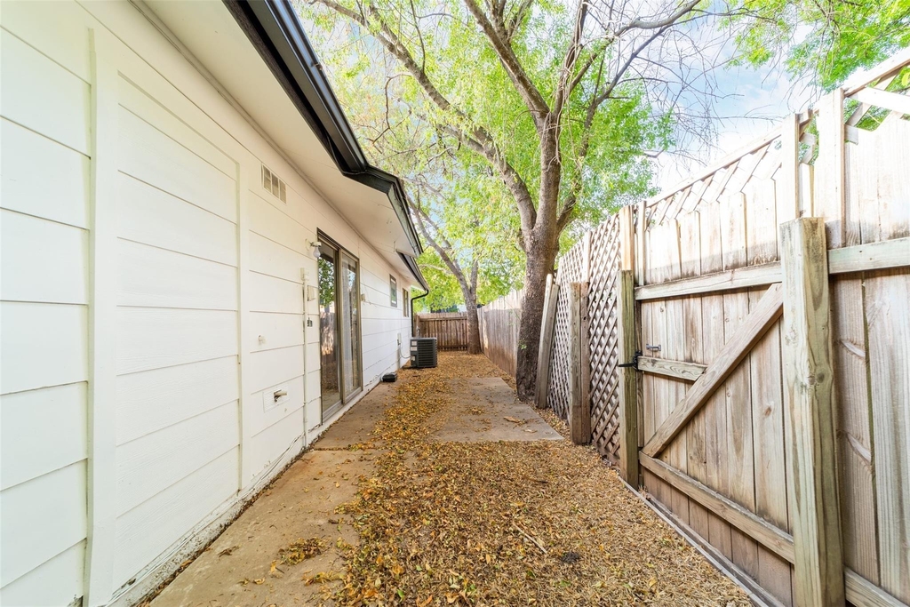 1738 Rutland Dr - Photo 6