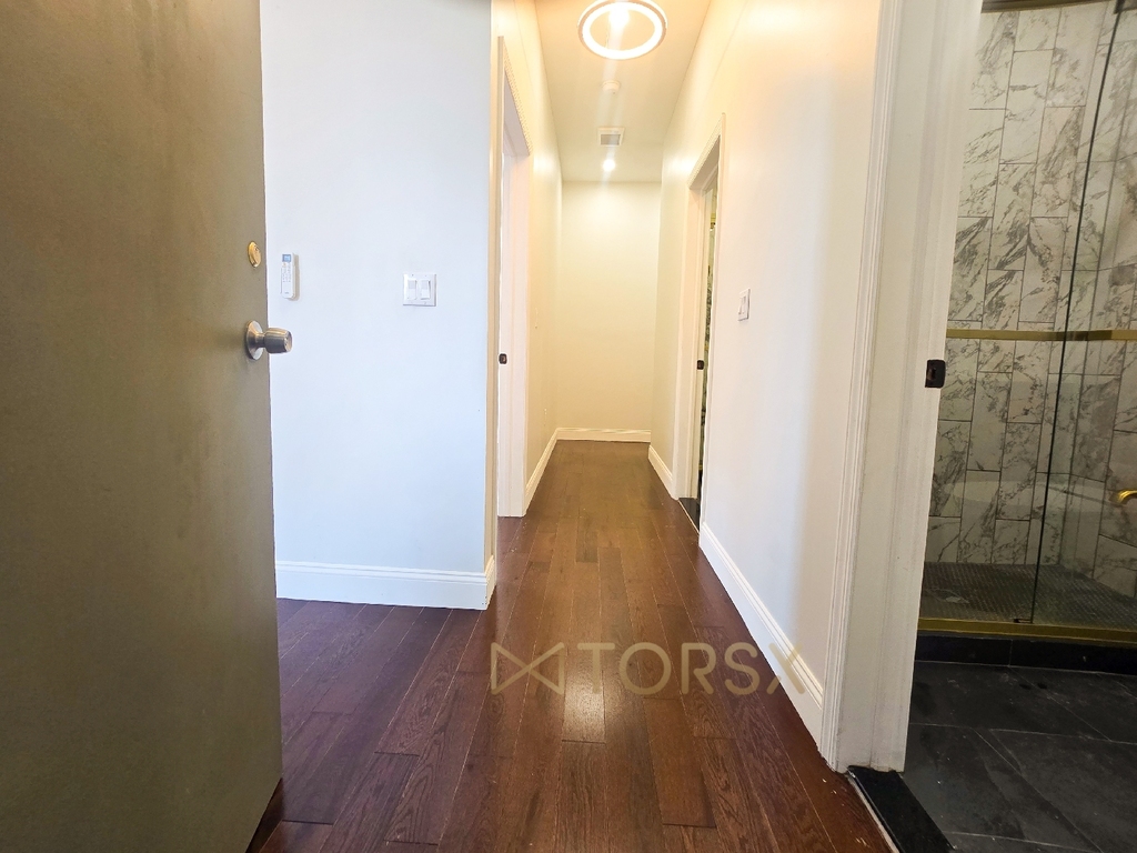 1 Kingston Avenue - Photo 3