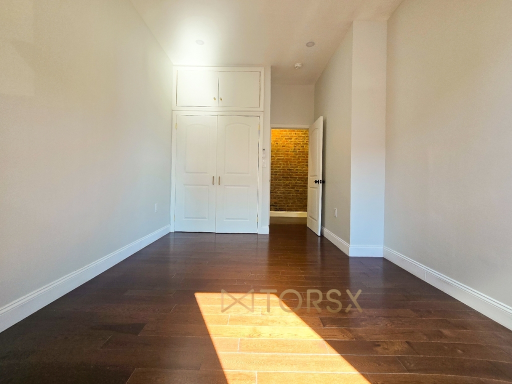 1 Kingston Avenue - Photo 8