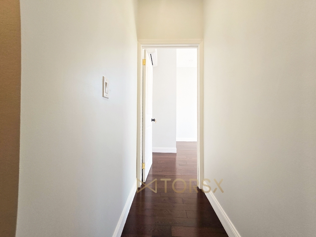 1 Kingston Avenue - Photo 14