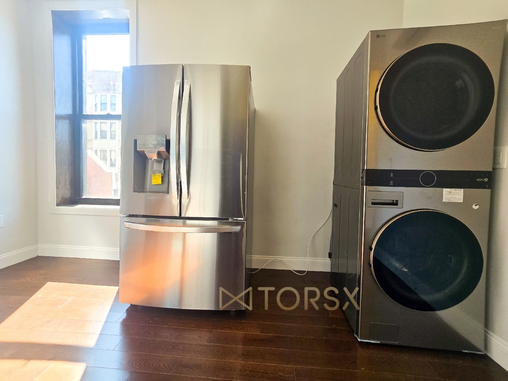 1 Kingston Avenue - Photo 2