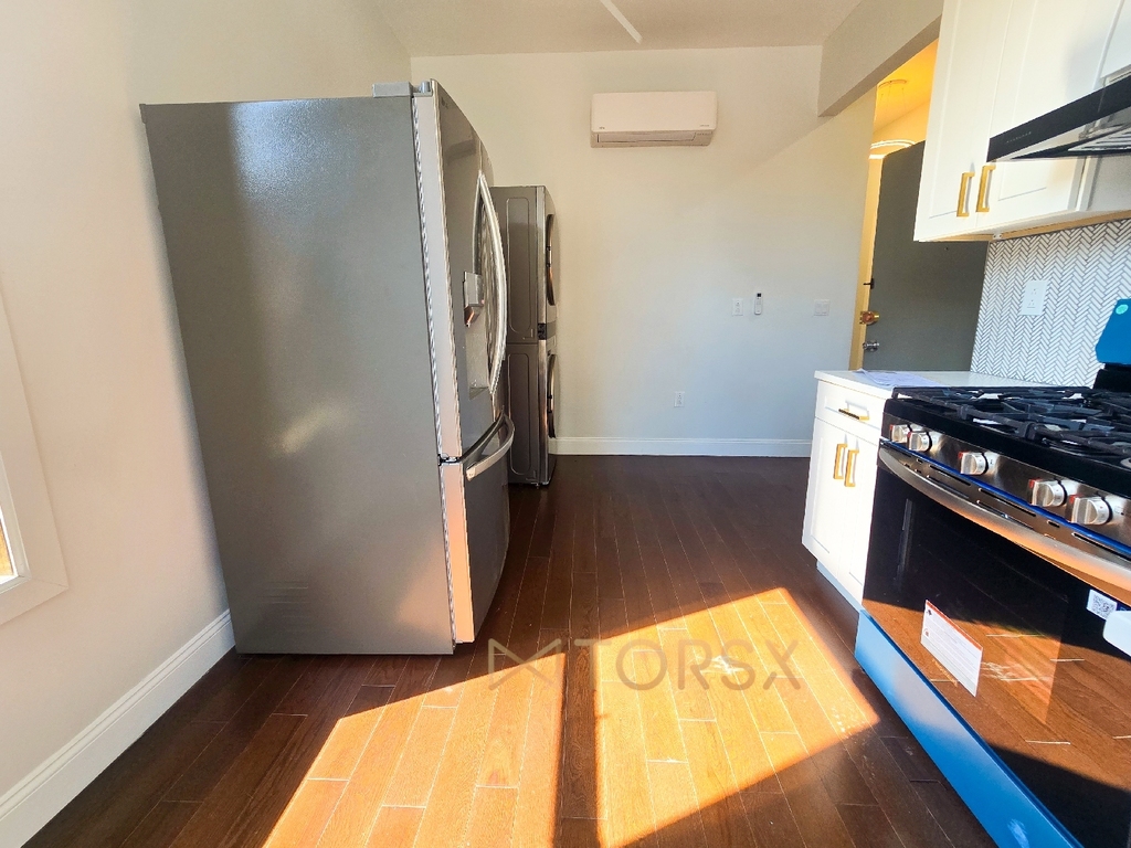 1 Kingston Avenue - Photo 0