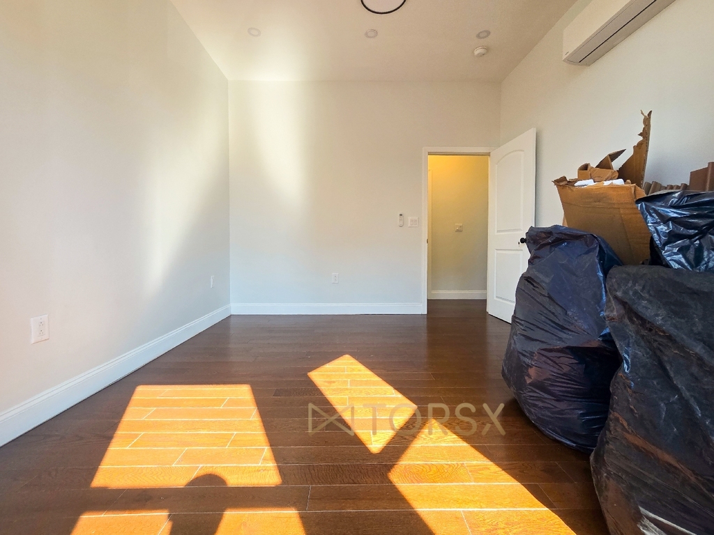 1 Kingston Avenue - Photo 6