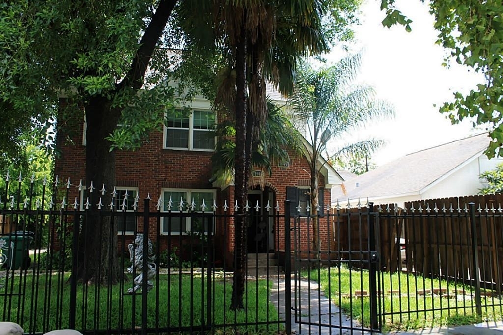 2908 Truxillo - Photo 1