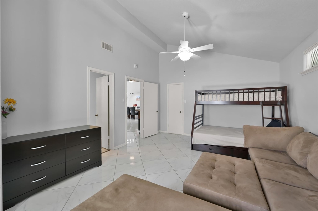 35 Lakeview Village - Photo 15