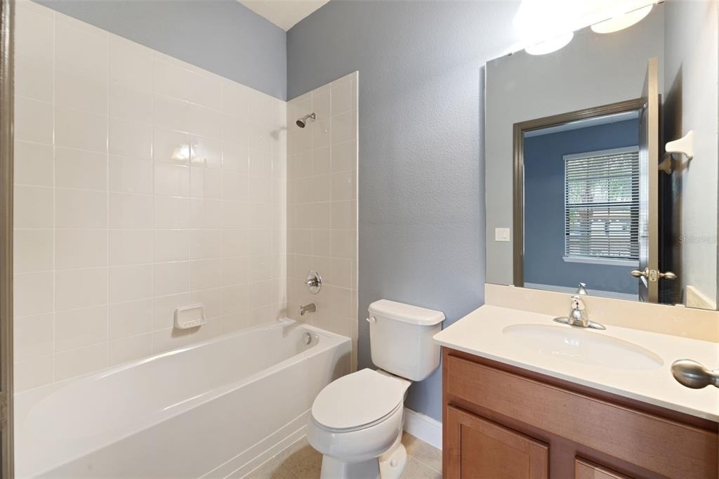 11006 Tahiti Isle Lane - Photo 7