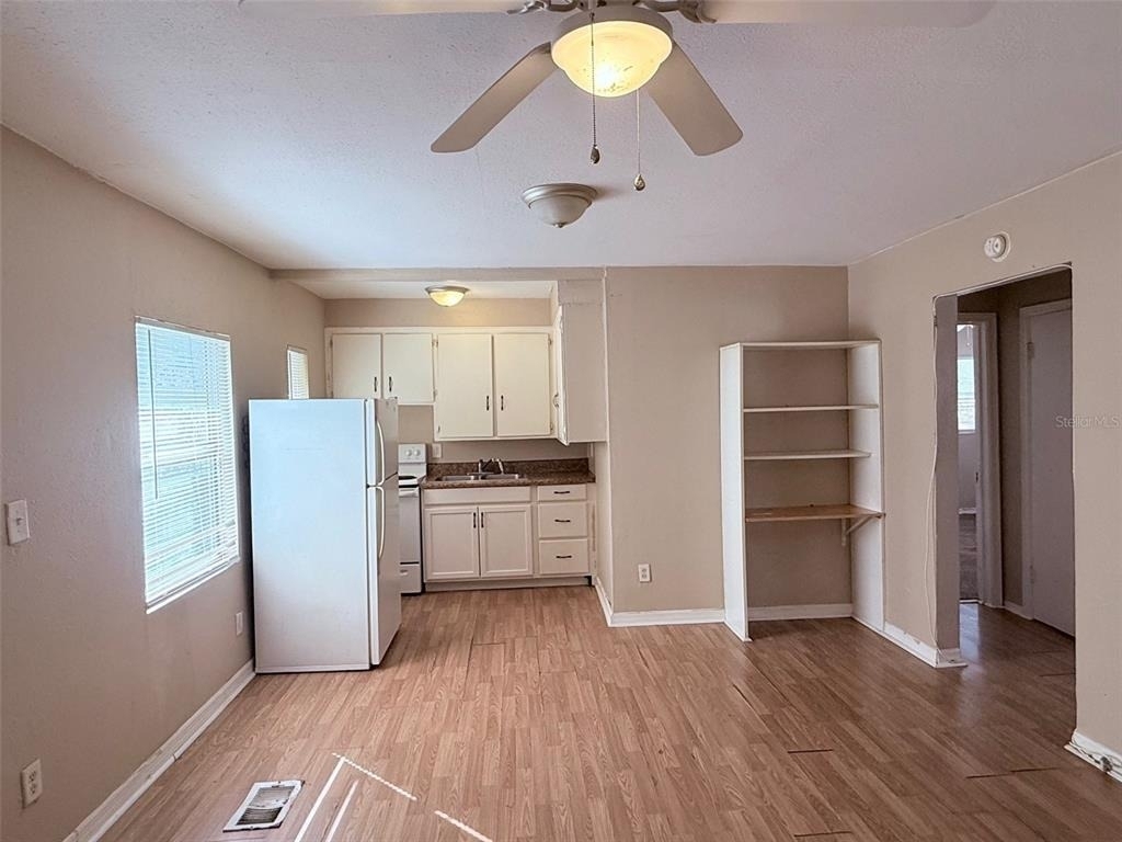 986 22nd Avenue S - Photo 1