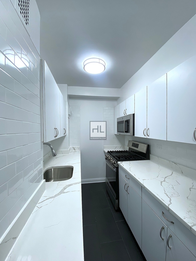 East 57th Street - Photo 1