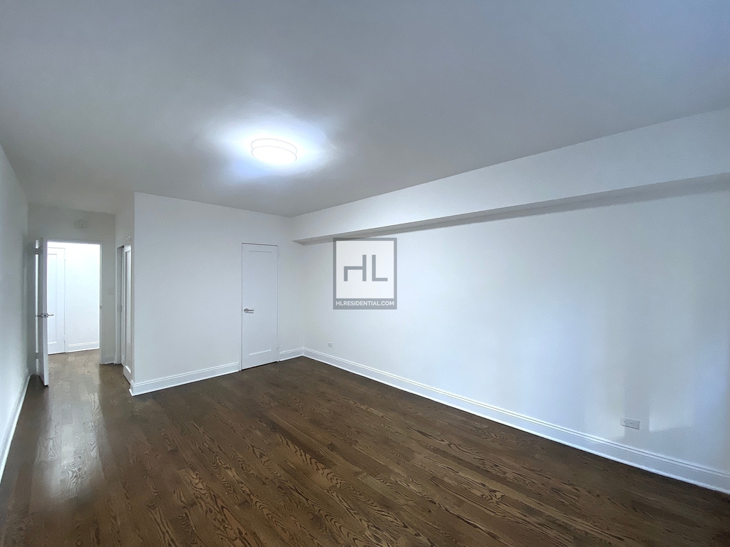 East 57th Street - Photo 3