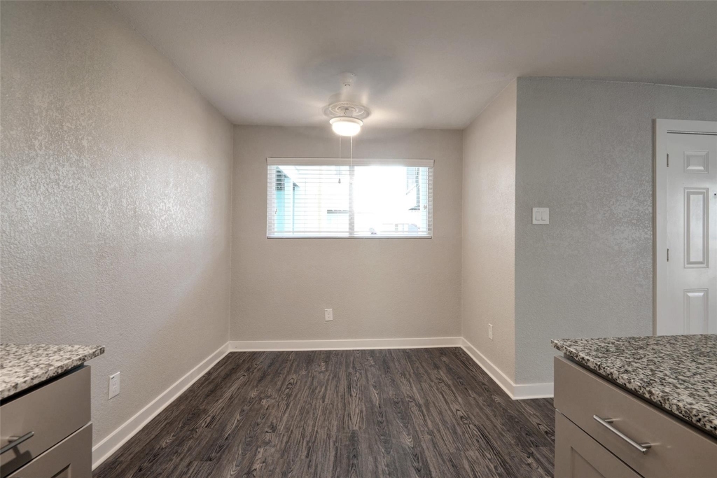 8787 Hammerly Blvd - Photo 2