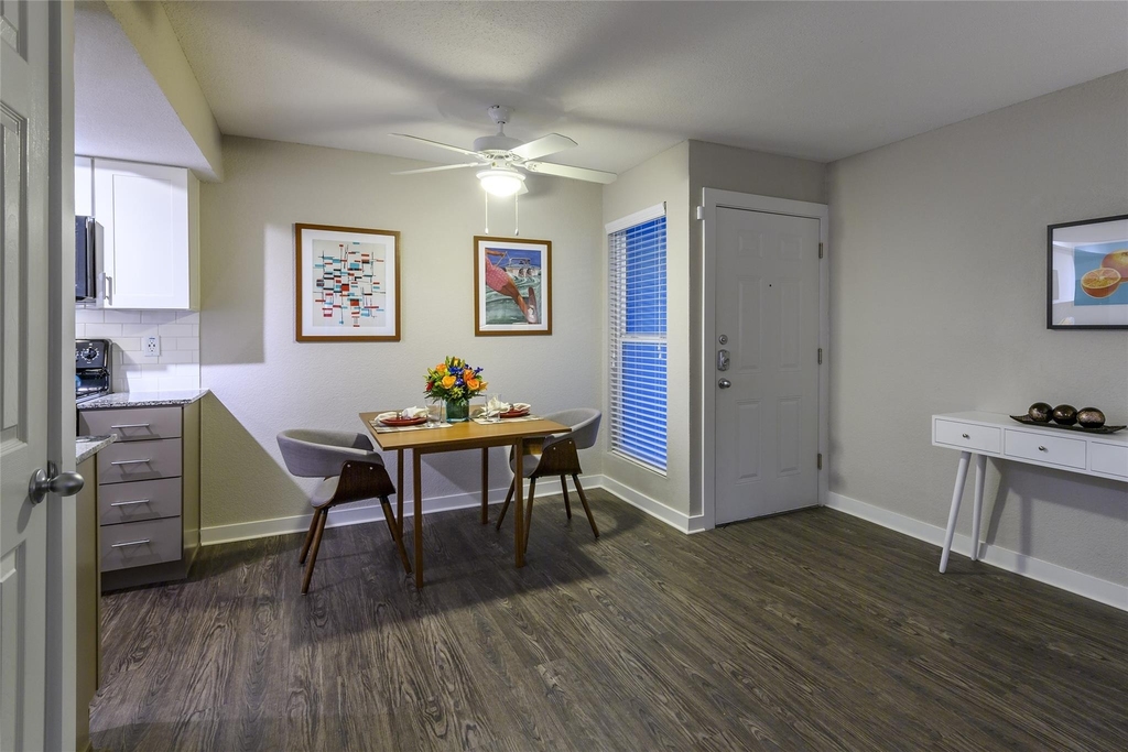 8787 Hammerly Blvd - Photo 2