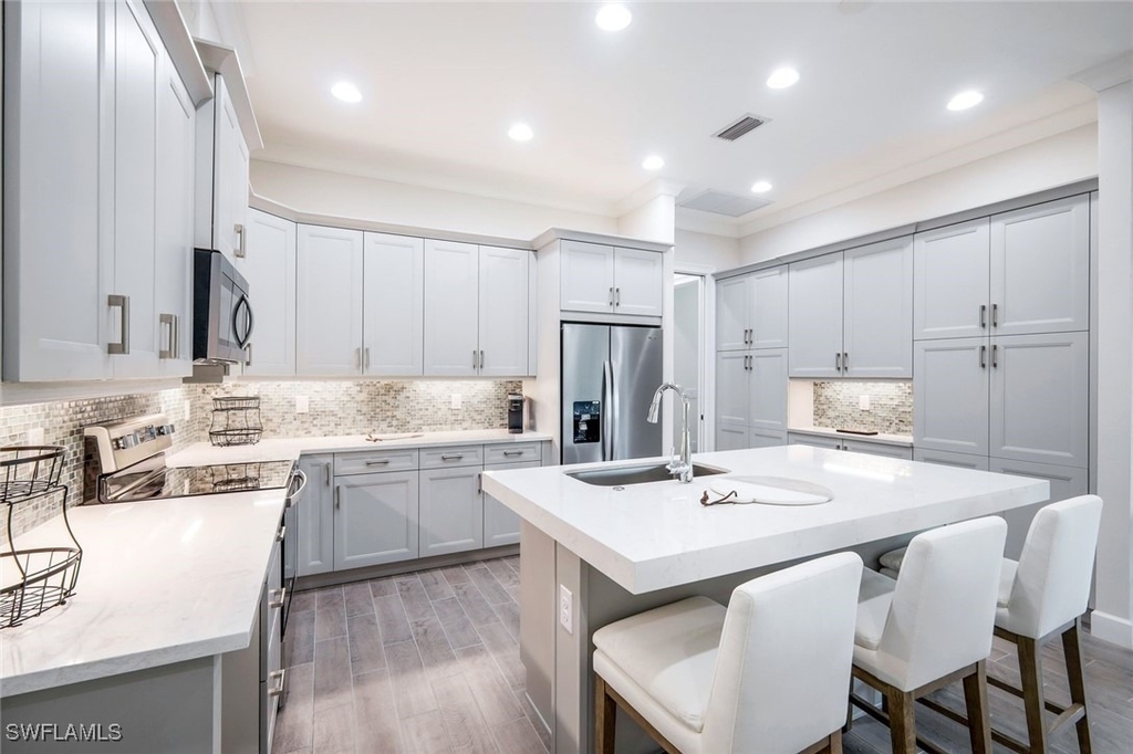 6875 Saona Court - Photo 4