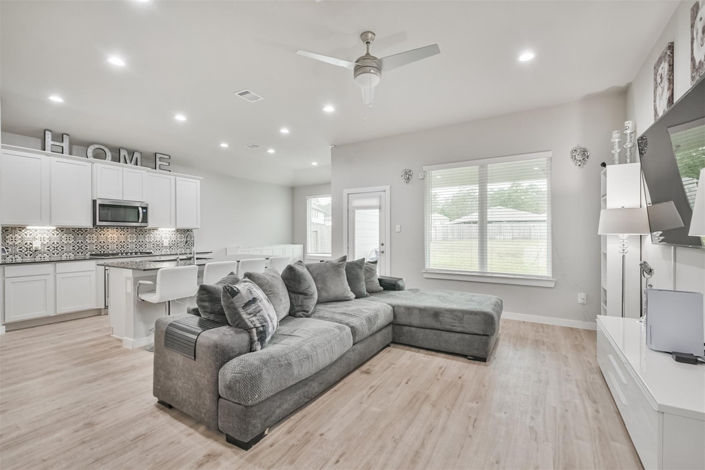 14226 Lake Lodge Drive - Photo 9