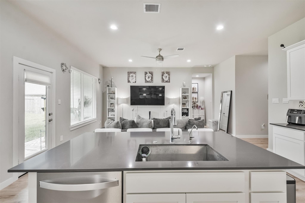 14226 Lake Lodge Drive - Photo 4