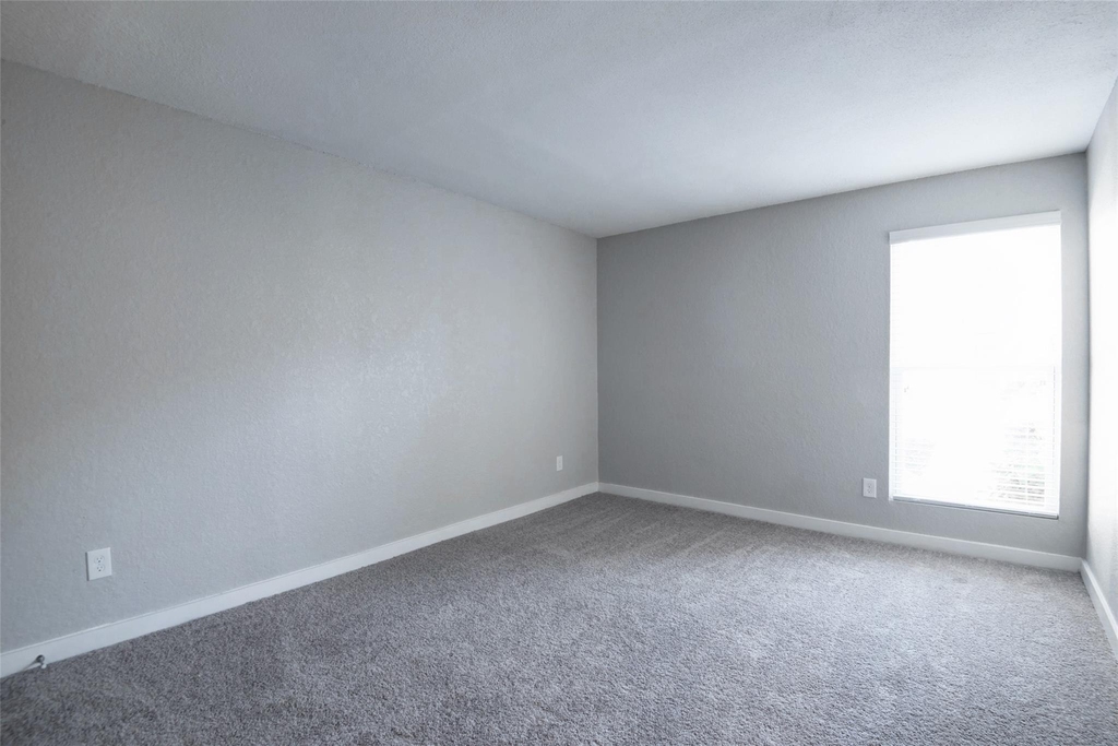 8787 Hammerly Blvd - Photo 4
