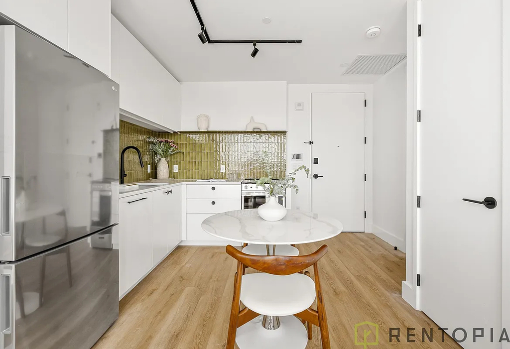 60 Cedar Street - Photo 2