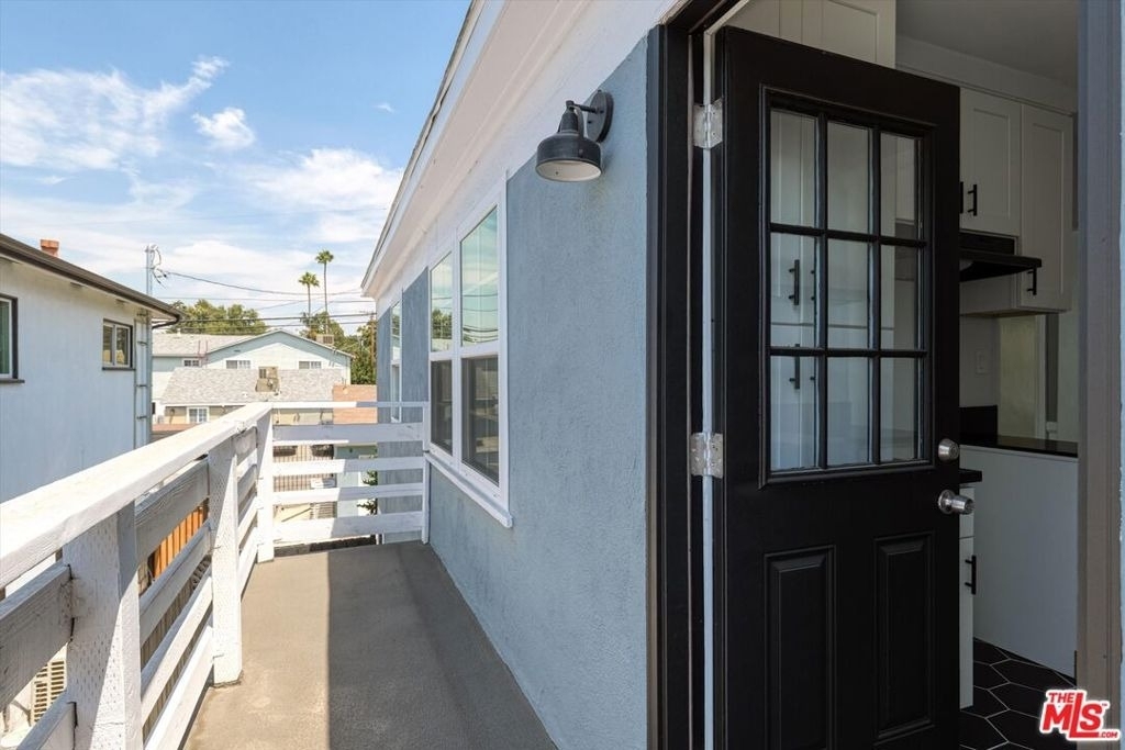 11683 Chandler Boulevard - Photo 12
