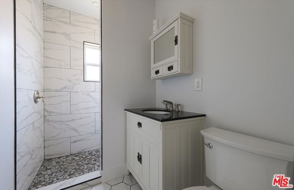 11683 Chandler Boulevard - Photo 15