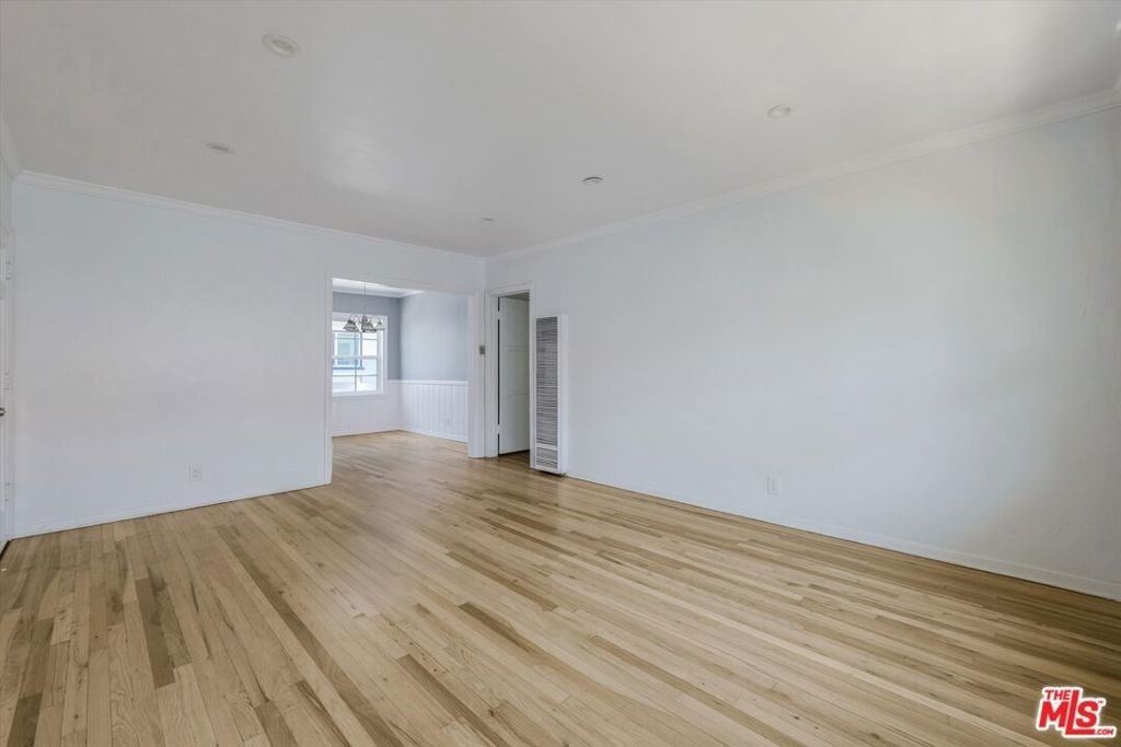 11683 Chandler Boulevard - Photo 3