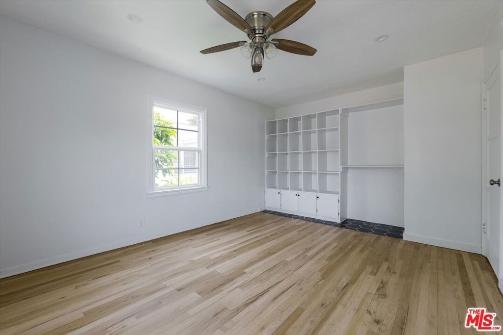 11683 Chandler Boulevard - Photo 16