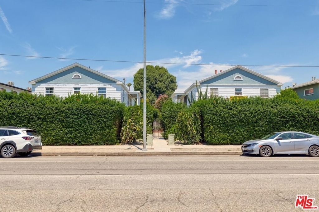 11683 Chandler Boulevard - Photo 0