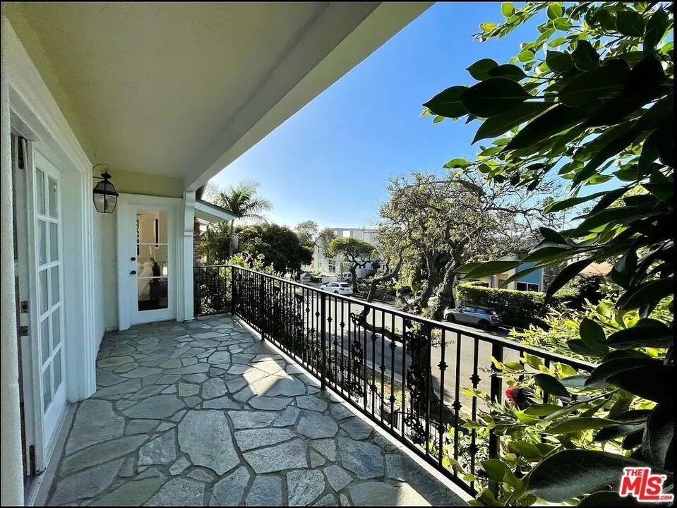 1115 22nd Street - Photo 3