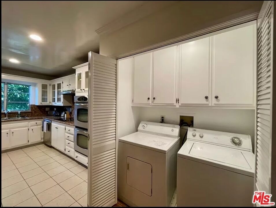 1115 22nd Street - Photo 2