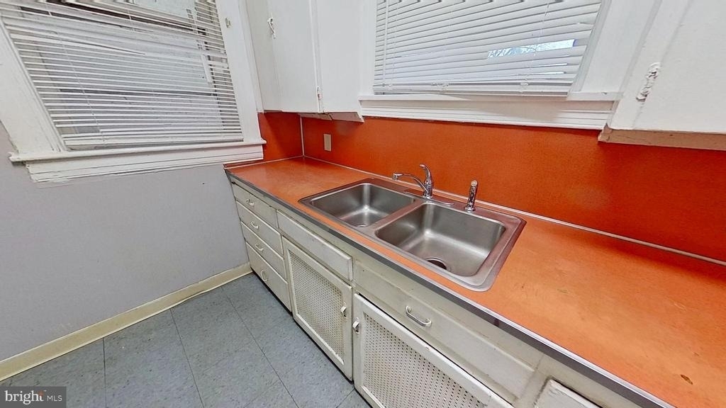 334 N Beaver Street - Photo 1