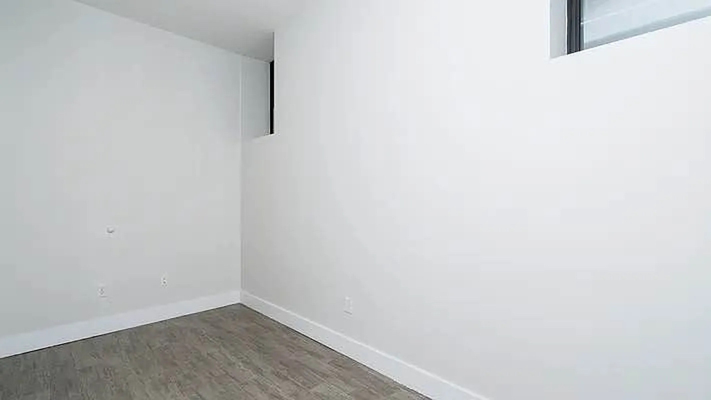 1020 Park Place - Photo 5