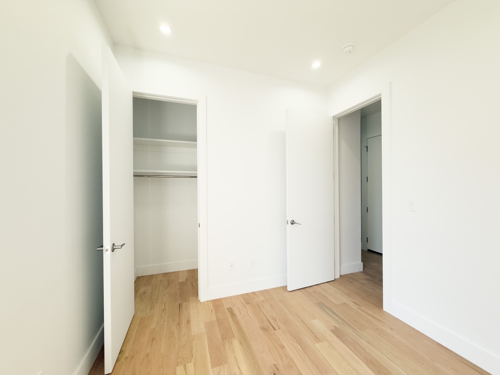 1047 Bedford Avenue - Photo 8