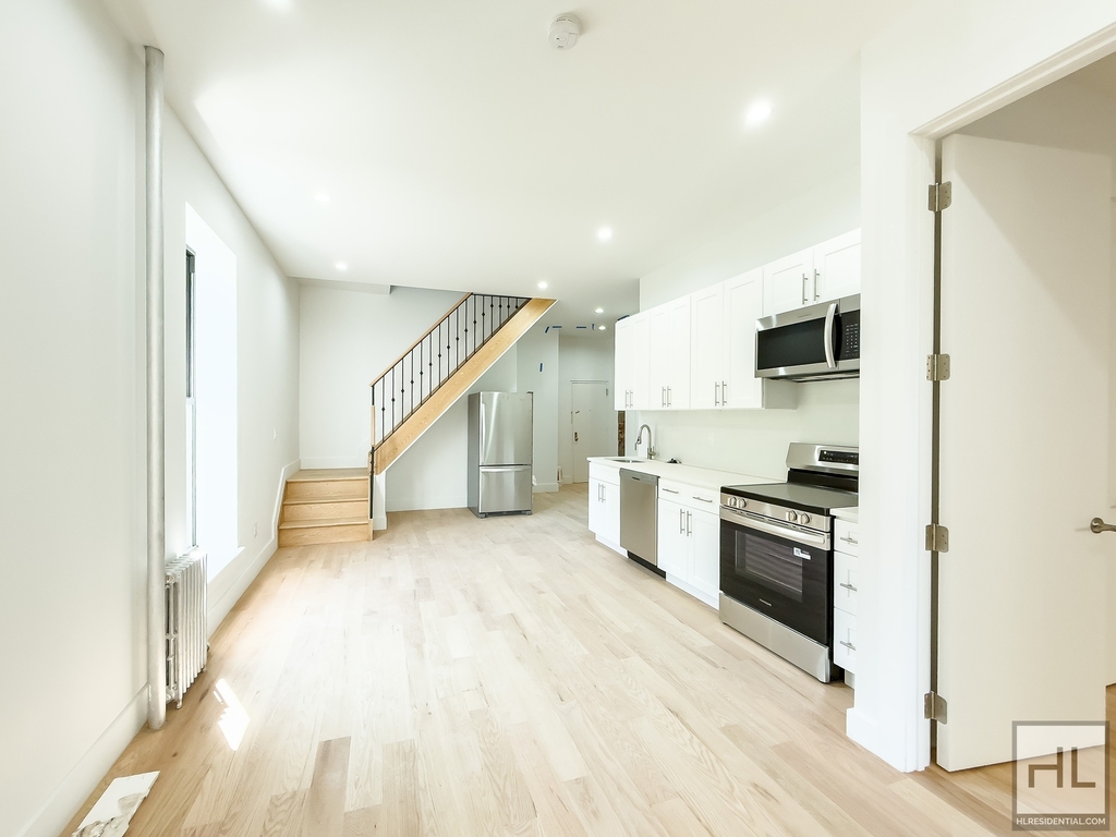 1047 Bedford Avenue - Photo 11