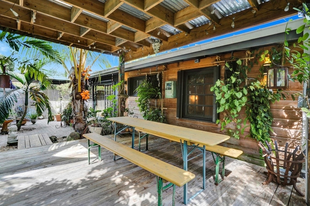 1613 Sw 5th Court - Photo 2