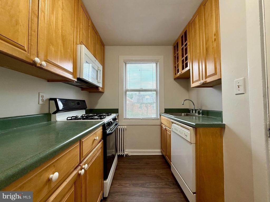 1400 Kenmore Avenue - Photo 5