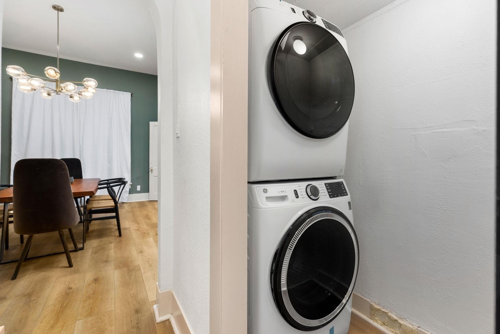 110 E Craig Pl - Photo 5