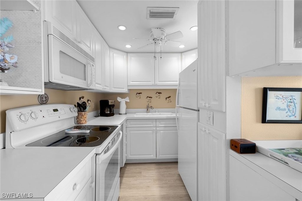 140 Seaview Court - Photo 5