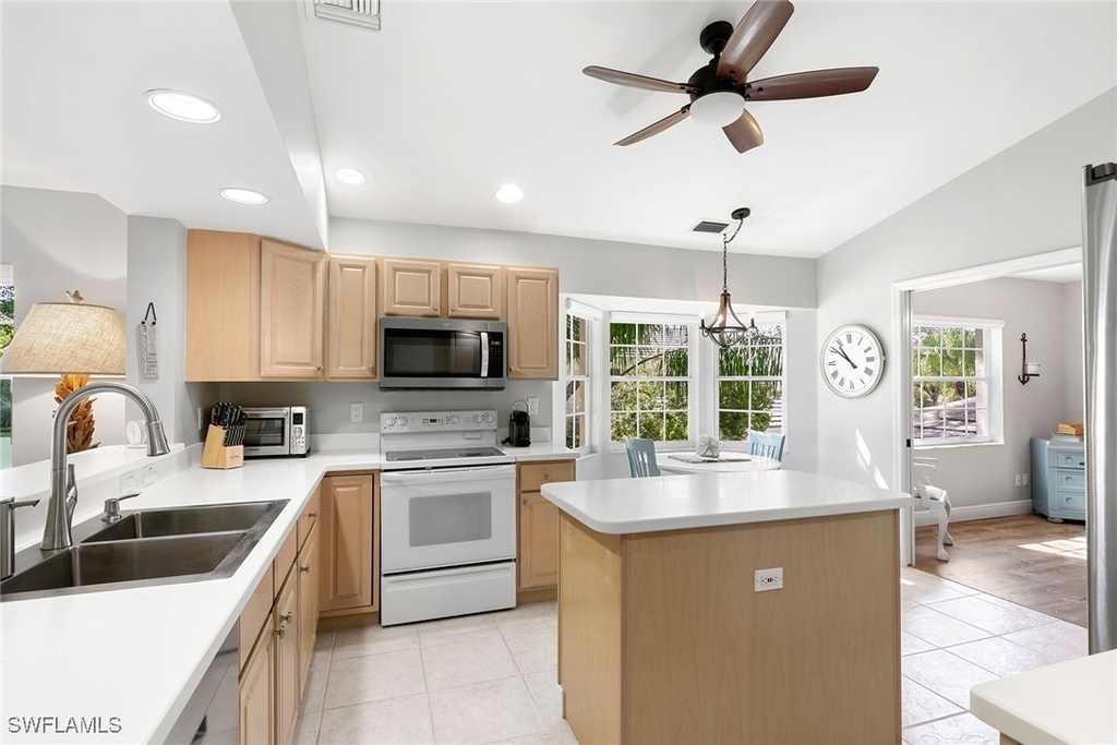 8320 Mystic Greens Way - Photo 15