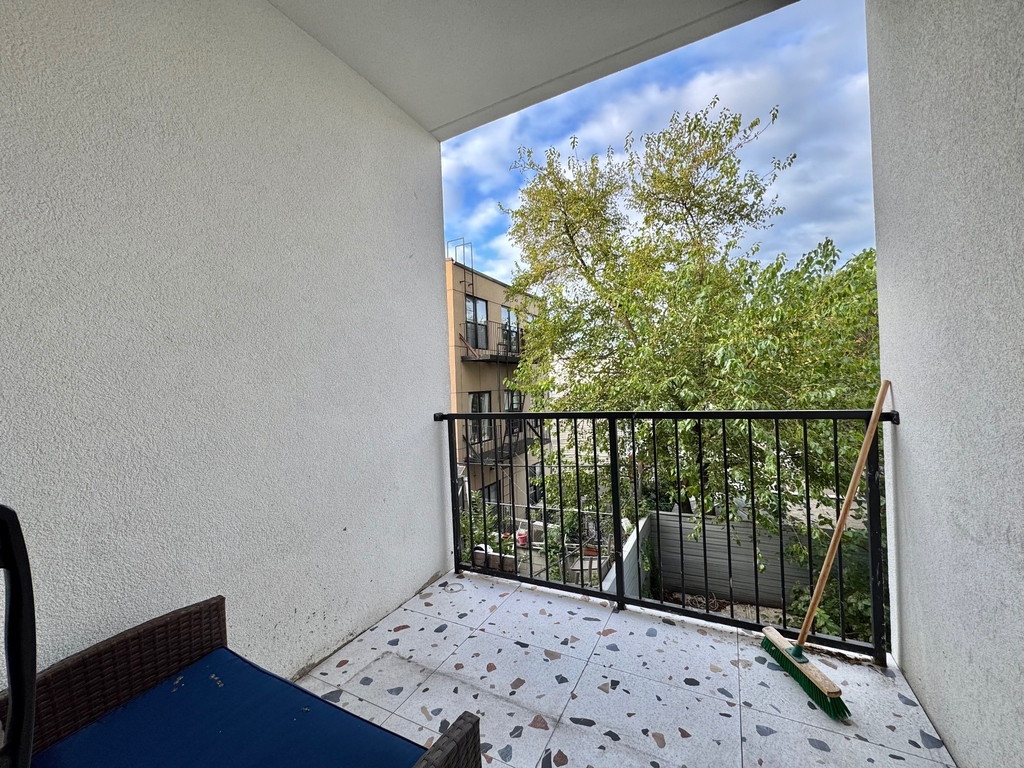 75 Wilson Avenue - Photo 2
