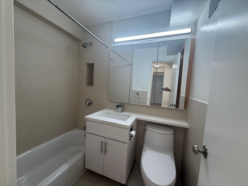 420 East 79th Street - Photo 10