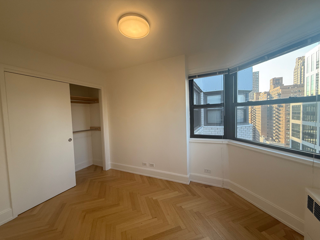 420 East 79th Street - Photo 5