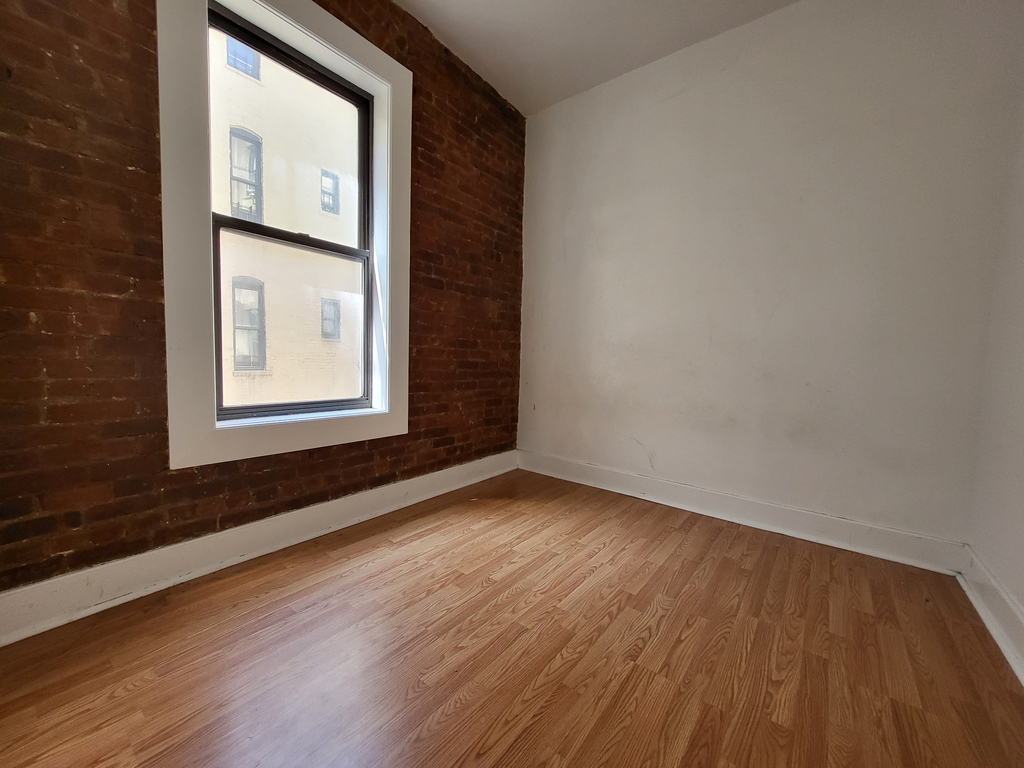 321 East 108th Street - Photo 7
