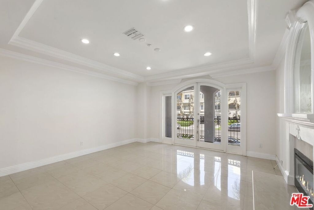 11952 Montana Avenue - Photo 4