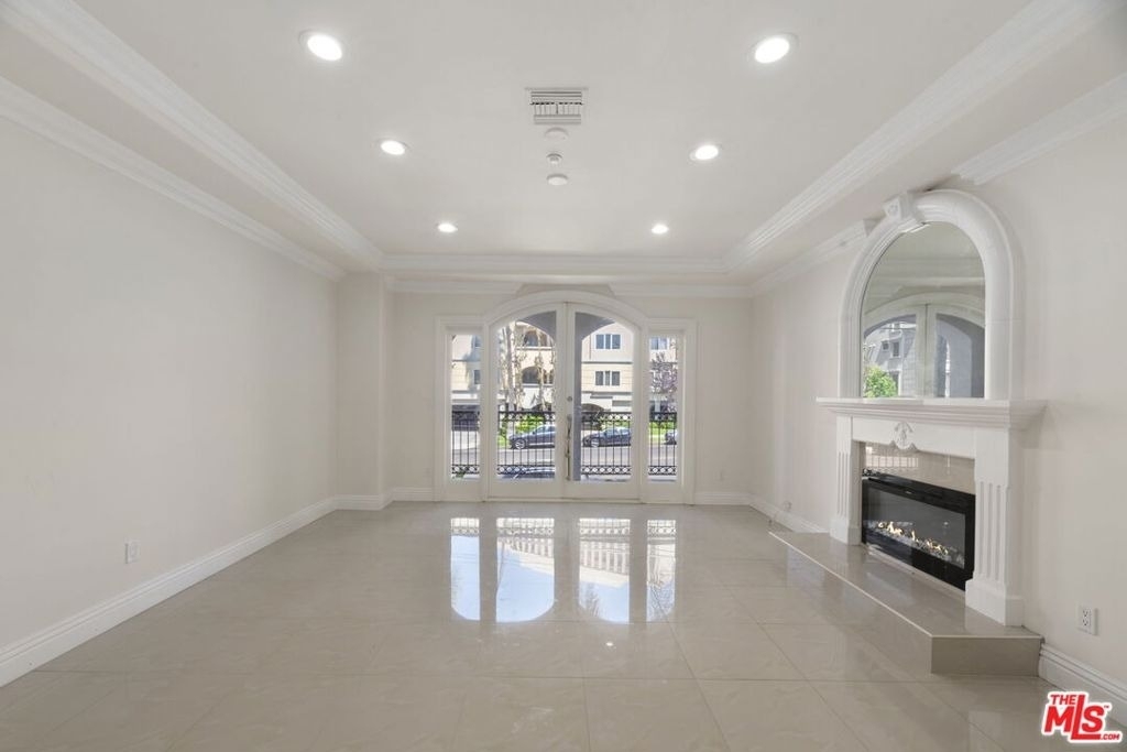 11952 Montana Avenue - Photo 1