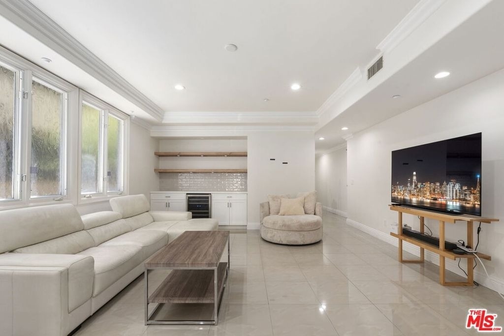 11952 Montana Avenue - Photo 10